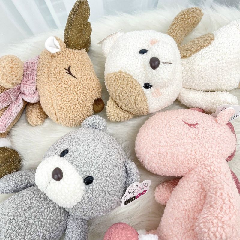 Gấu bông Umoo làm bạn với bé