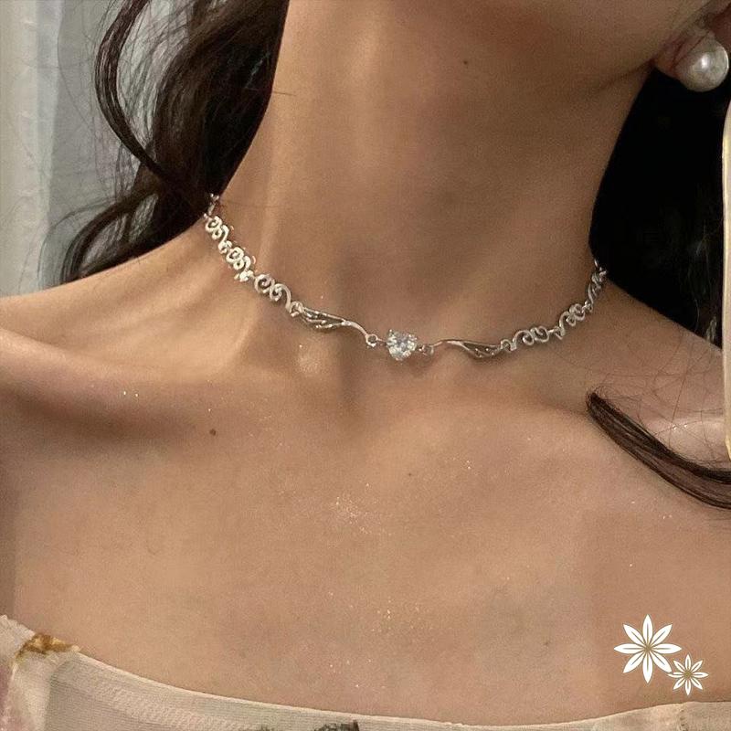 Vòng Cổ Choker Mặt Hình Cánh Thiên Thần Trái Tim Đính Kim Cương Giả Phong Cách Cổ Điển Thời Trang Dành Cho Nữ