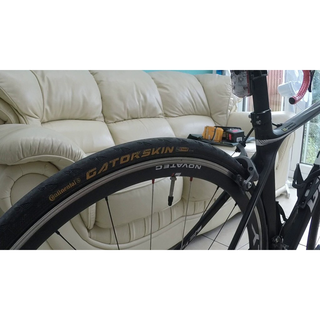 Vỏ/Lốp xe đạp Continental Gatorskin dành cho xe đạp đua size 700C ( 1pc )