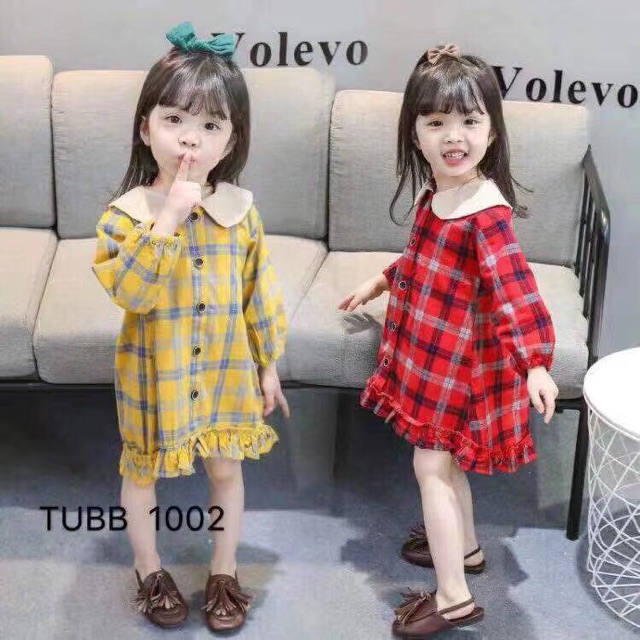 Váy kẻ cổ sen