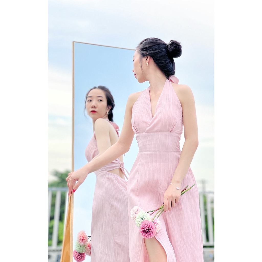 Váy Flora Dress đen cá tính, xinh đẹp, hợp với mọi dịp đi chơi