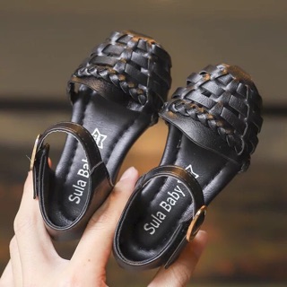 Sandal rọ cho bé gái
