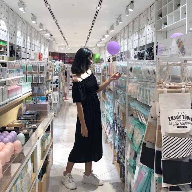 ĐẦM RUMA DRESS XẺ TÀ FROM DÀI MÀU ĐEN - ĐẦM XOÈ NHẸ PHẦN TRÊN NHÚN BO CHUN ( kèm ảnh thật ) | BigBuy360 - bigbuy360.vn