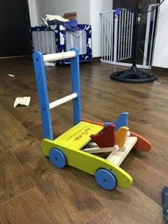 Xe con gà tập đi cho bé