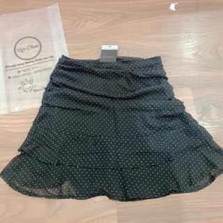 Chân váy chấm bi
