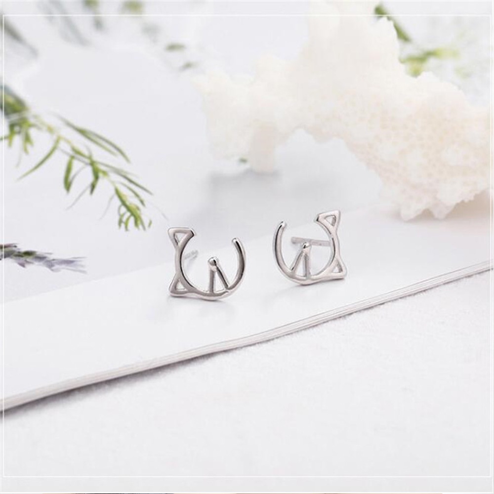 Khuyên tai nữ hình hoạt hình đáng yêu