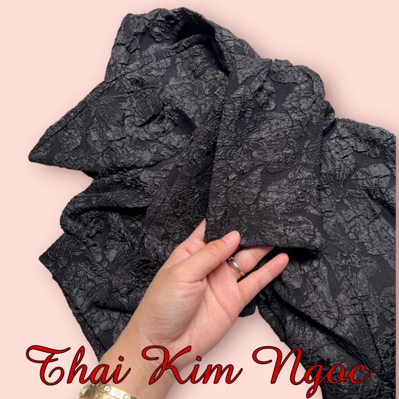 Đầm lệch vai gấm nơ to sang trọng