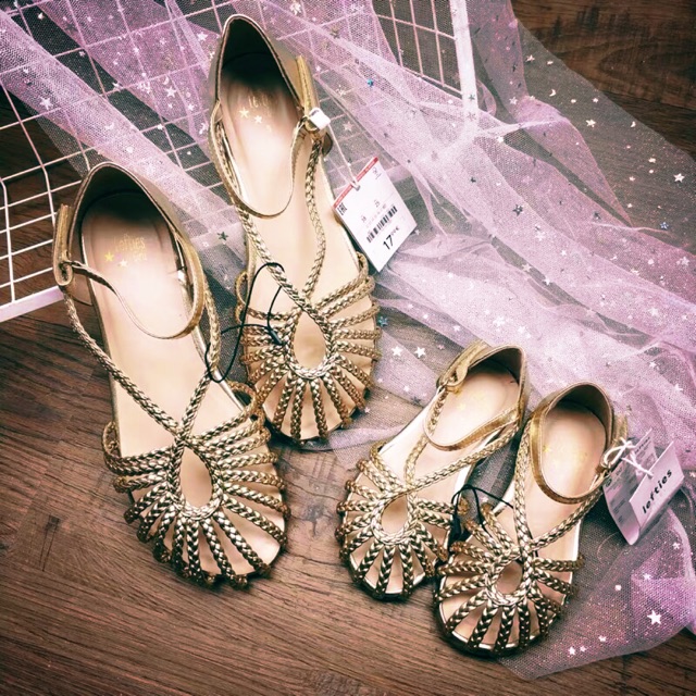 Sandal ánh kim Lefties