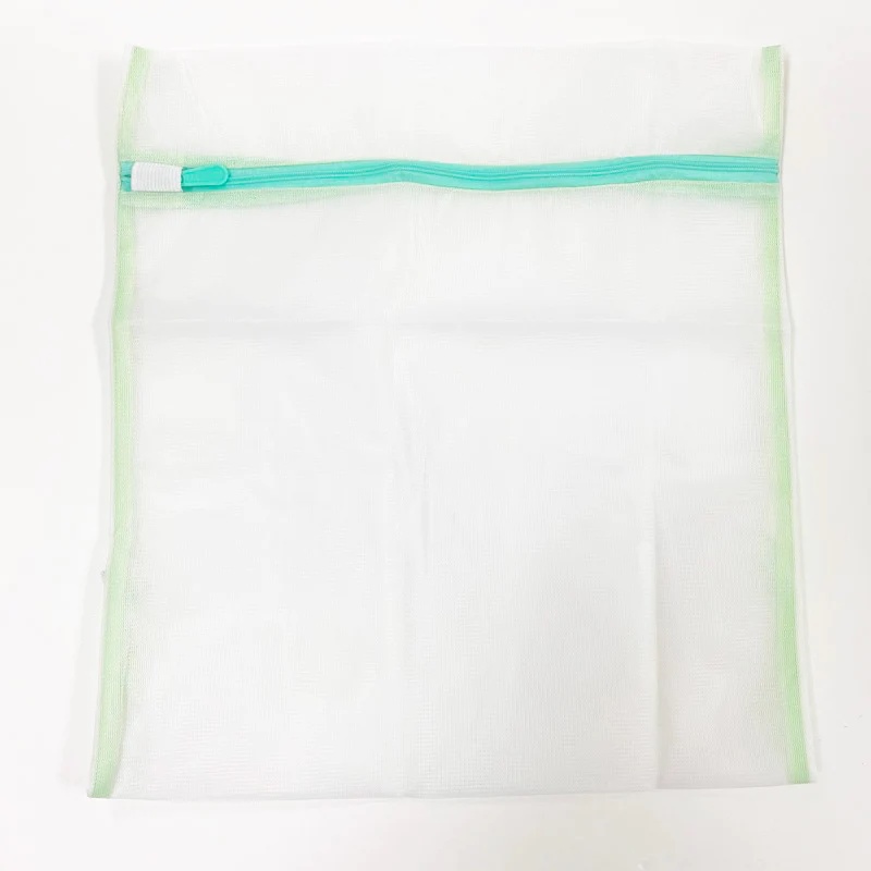 Daiso Lưới giặt áo sơ mi hình vuông 50x35cm