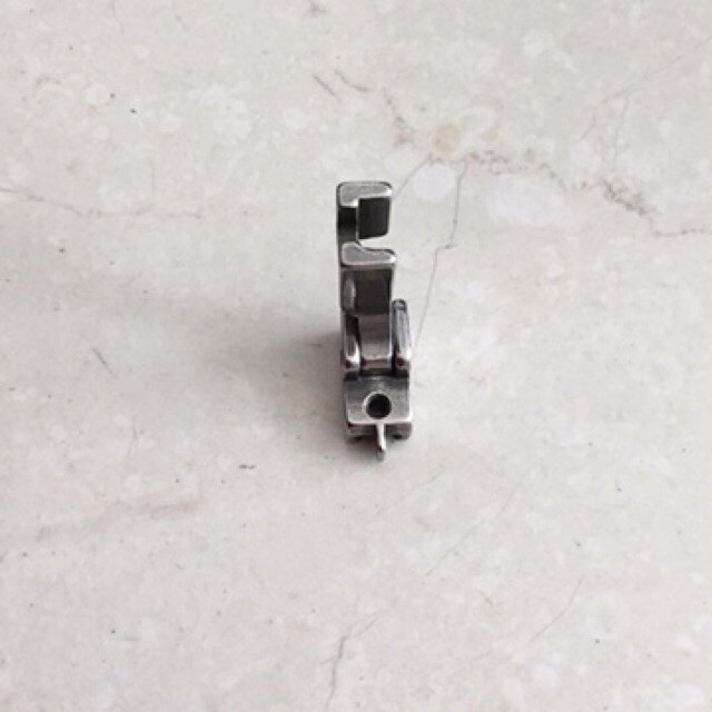 Chân vịt tra dây kéo giọt nước