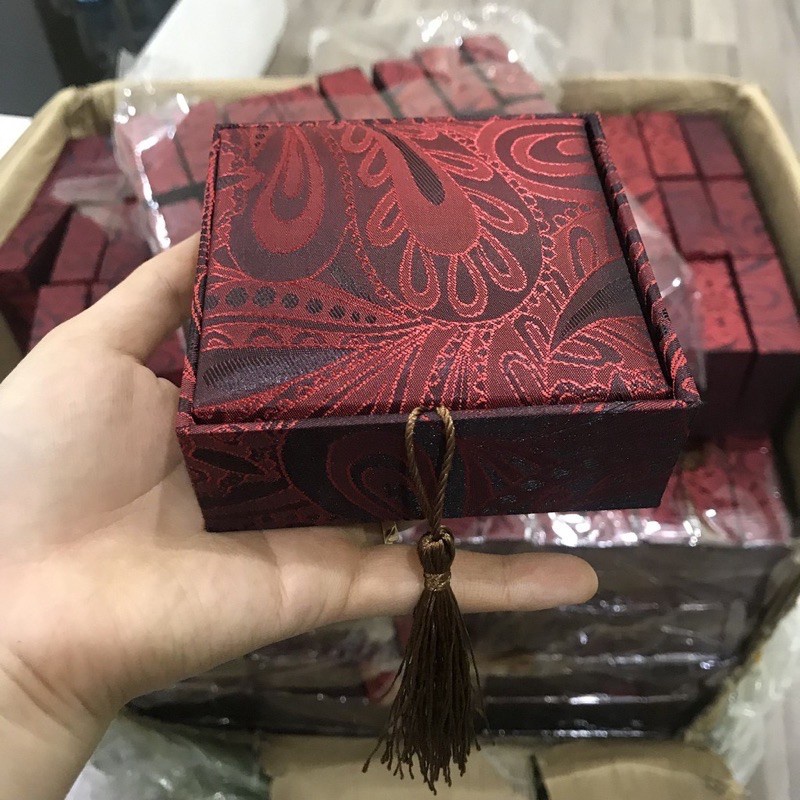 Hộp gấm cao cấp đựng vòng phong thủy