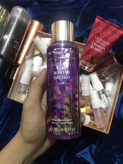 [TESTER]..::✨𝗖𝗢𝗠𝗕𝗢 20 Xịt Thơm Body Mist 𝗩𝗜𝗖𝗧𝗢𝗥𝗜𝗔'𝗦 𝗦𝗘𝗖𝗥𝗘𝗧 𝗥𝗔𝗡𝗗𝗢𝗠 đủ mùi✨::..