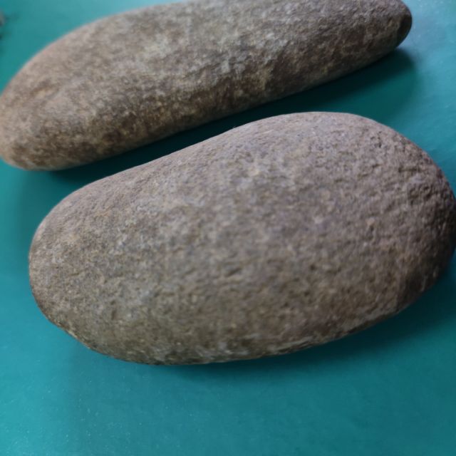 Đá suối massage mặt