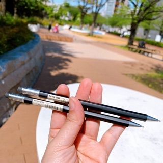 Bút chì bấm MUJI Wooden Mechanical (black) kèm tẩy