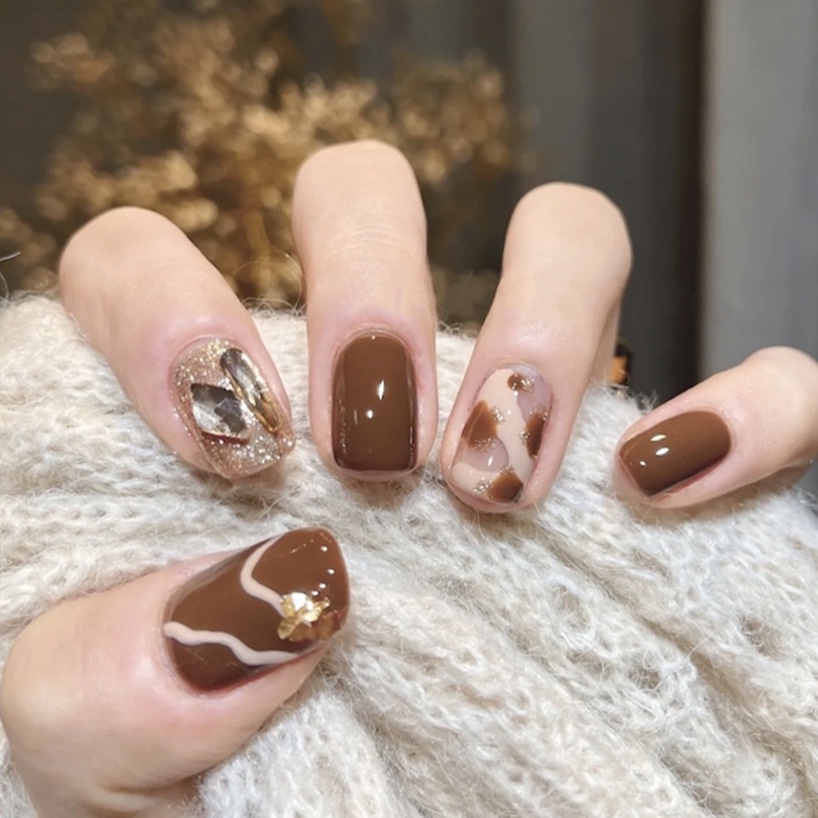 Set 24 Móng Tay Giả Trang Trí