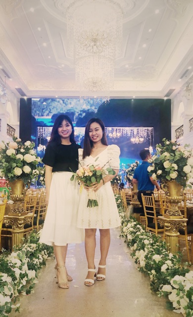 Váy ren Dchic, new 99.9-%, mới mặc 1 lần duy nhất đi ăn cưới xếp