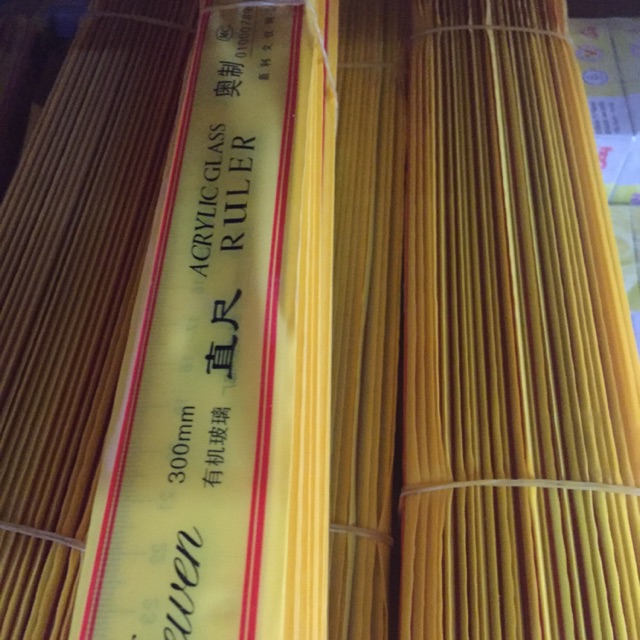 Thước kẻ thiên long
