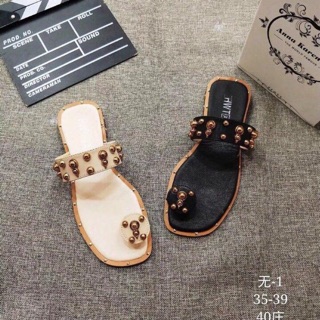 Dép xỏ ngón da mềm