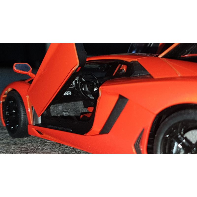 Xe mô hình 🧡 Lamborghini Aventador Lp700 🧡 Tỉ lệ : 1:18 Hãng sản xuất : Welly , Màu Cam