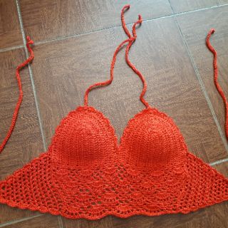 Bikini len xẻ ngực