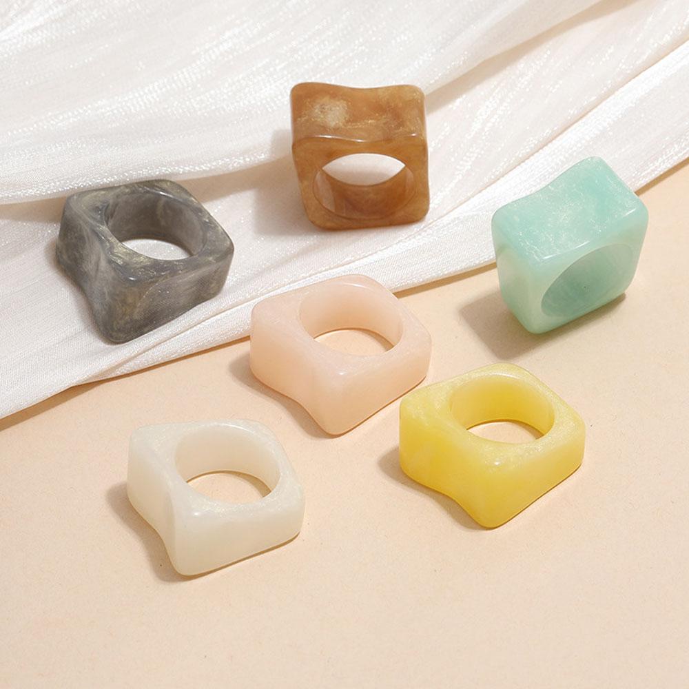 Mocho Nhẫn Acrylic Acetate Hình Học Bất Đối Xứng Cổ Điển Thời Trang