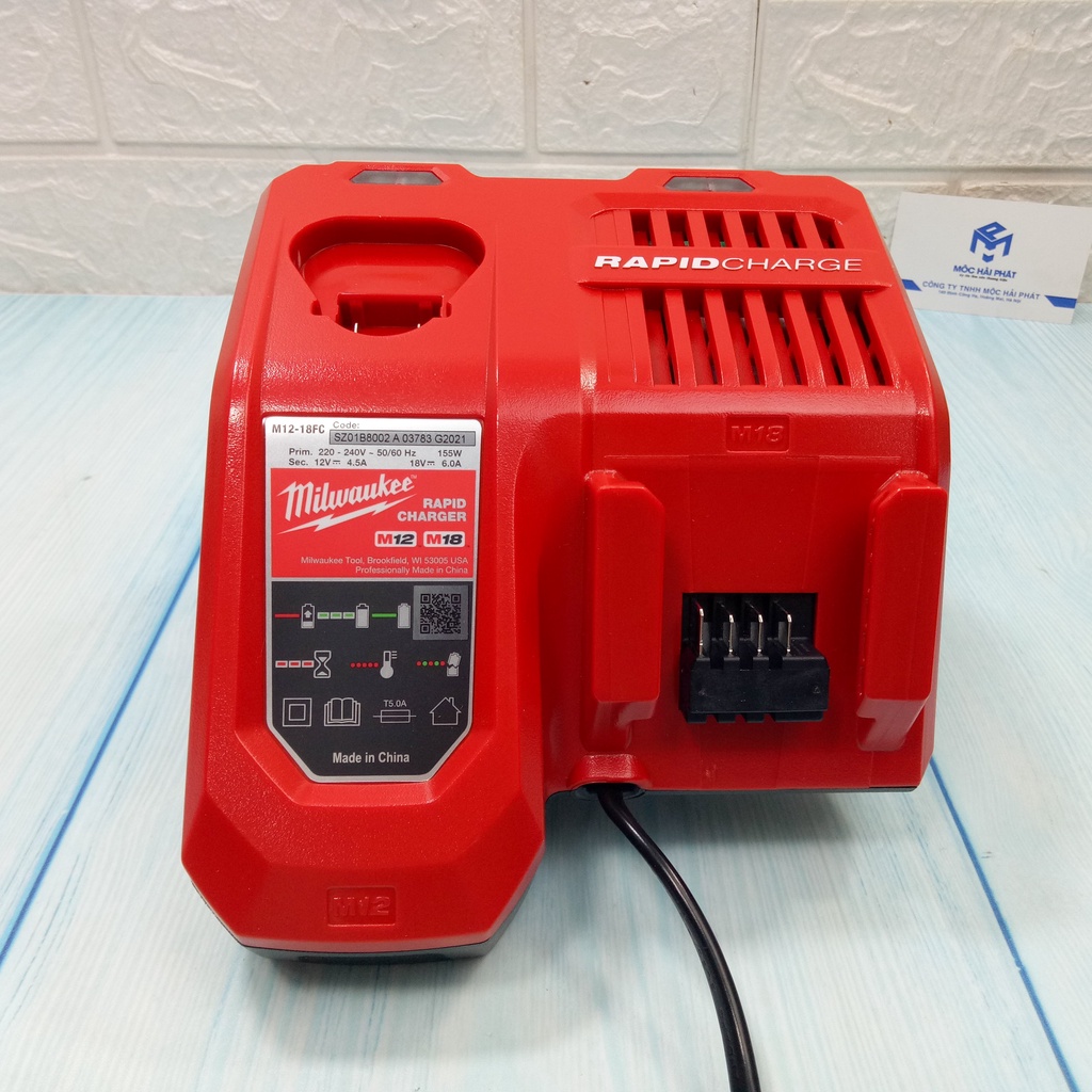 Đế sạc nhanh Milwaulkee M12 và M18  M12-18FC chính hãng