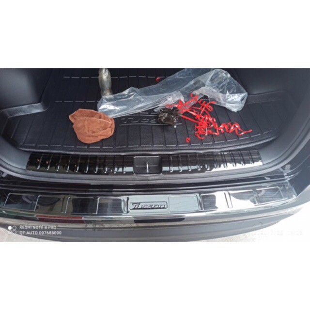 Ốp Chống Trầy Cốp Trong + Ngoài Xe Hyundai Tucson 2019-2020, chất liệu Titan