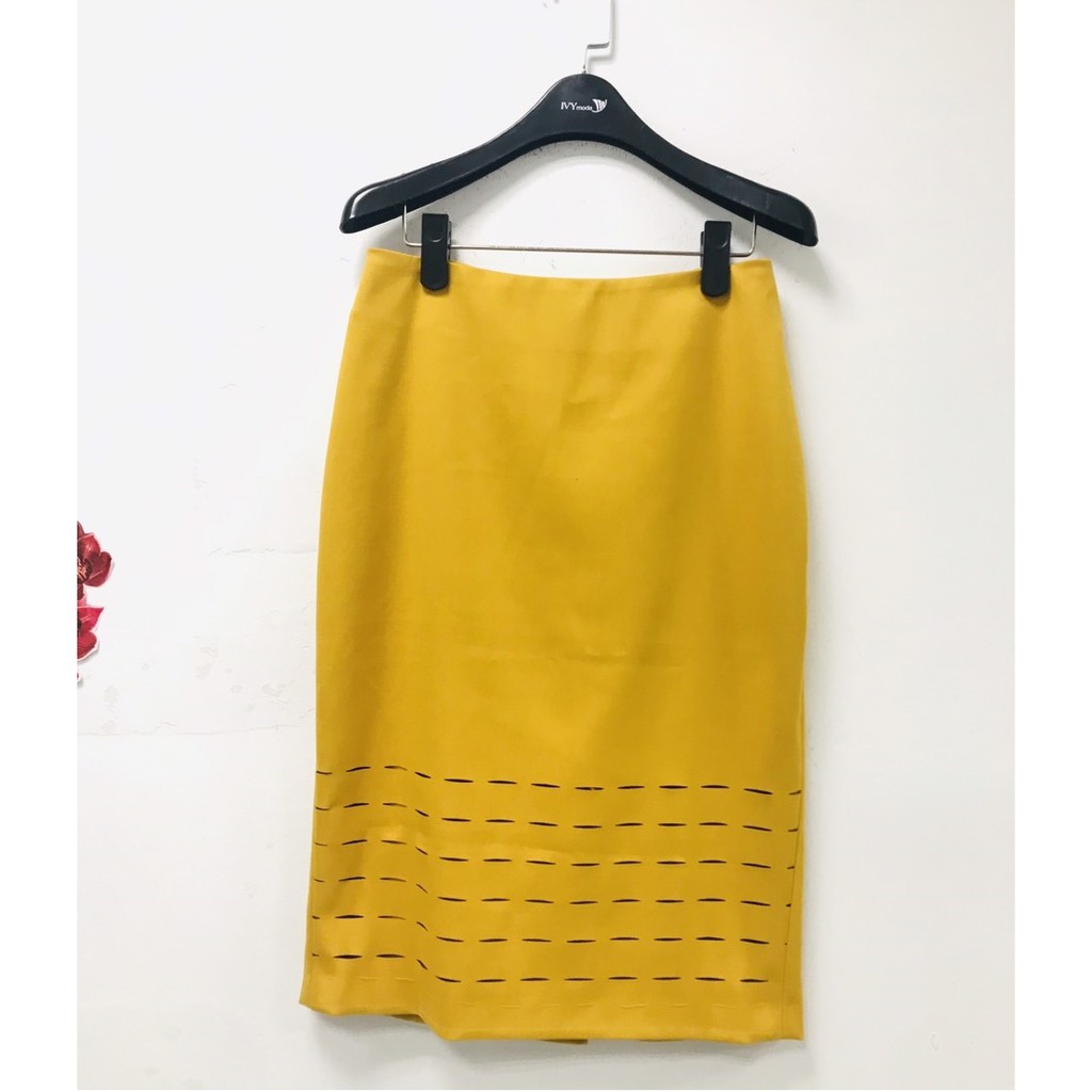 Chân Váy ôm gấu cắt cá tính IVY moda MS 30M5613 | BigBuy360 - bigbuy360.vn