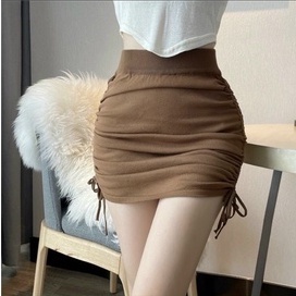 Chân váy rút dây 2 bên trơn lưng cao cực xinh , chất thun bozip mềm mịn