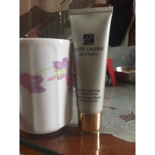 Sữa rữa mặt cao cấp Este lauder Re - Nutriv 50ml