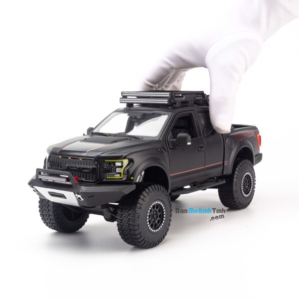 Mô hình xe bán tải độ Design Off-Road Kings 2017 Ford F-150 Raptor 1:24 Maisto Black