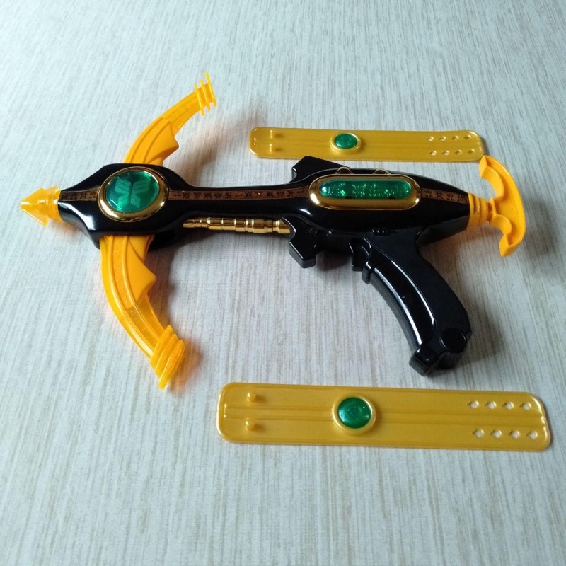 Đồ chơi siêu nhân Weapon Kuuga Bơgun Dx Bandai