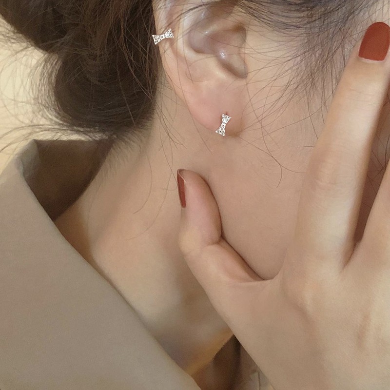 Khuyên tai bạc S925 nơ, nhỏ xinh đeo lỗ helix cực yêu, Bông tai s925, đôi nơ nhỏ, Nhà của Bin