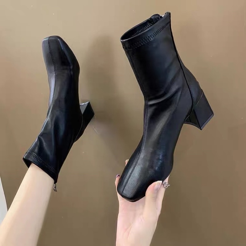 Giày Bốt Đế Vuông Khoá Sau Mã9933