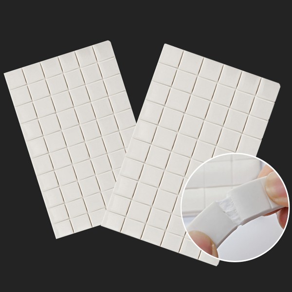 Đất sét dán móng tay