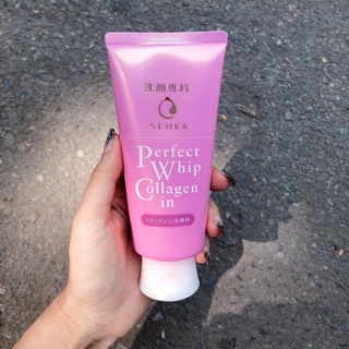 sữa rửa mặt perfect ưhit collagen màu hồng