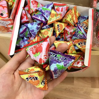 Kẹo Cao Su Tam Giác Adore Nhật Bản