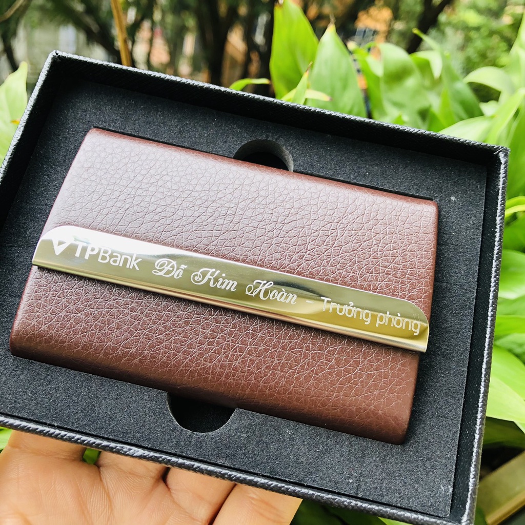 Ví đựng thẻ danh thiếp khắc logo TPbank và tên theo yêu cầu
