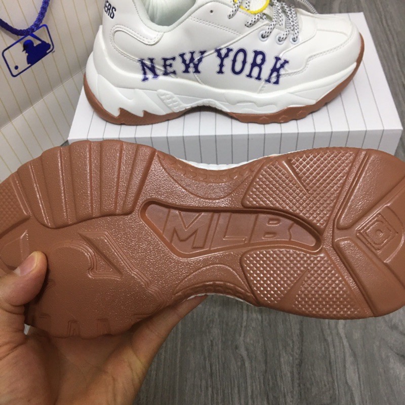 Giầy thể thao nam nữ mầu trắng 36-44. | BigBuy360 - bigbuy360.vn