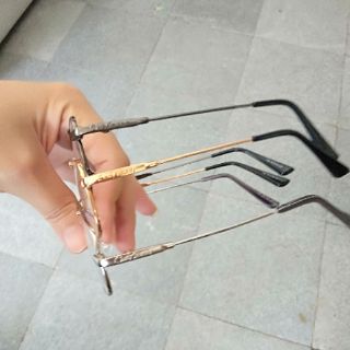 Gọng kính titan dẻo