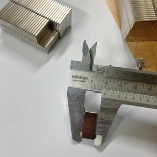 Nam Châm Đất Hiếm 20x10x2mm Siêu Từ Tính