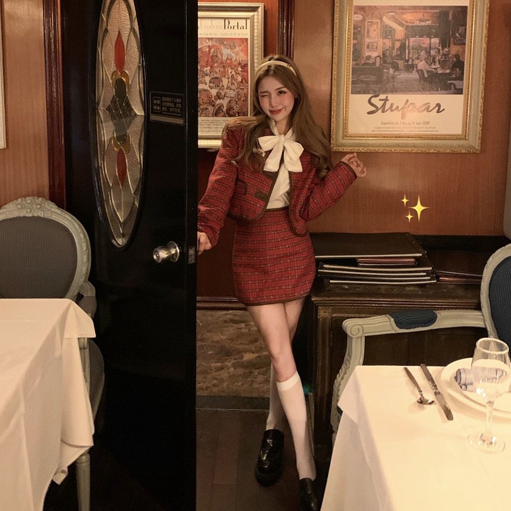 Set áo khoác tay dài họa tiết caro + chân váy ngắn thời trang nữ
 | BigBuy360 - bigbuy360.vn