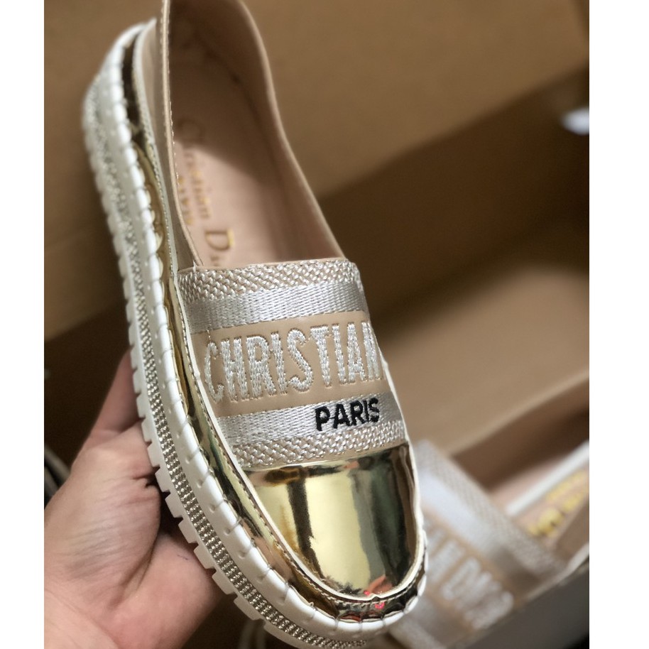 Giày Slip On Đế Cao Viền Đá Mũi Tráng Gương Siêu Sang Chảnh - Quai Nền Thêu Chữ | BigBuy360 - bigbuy360.vn