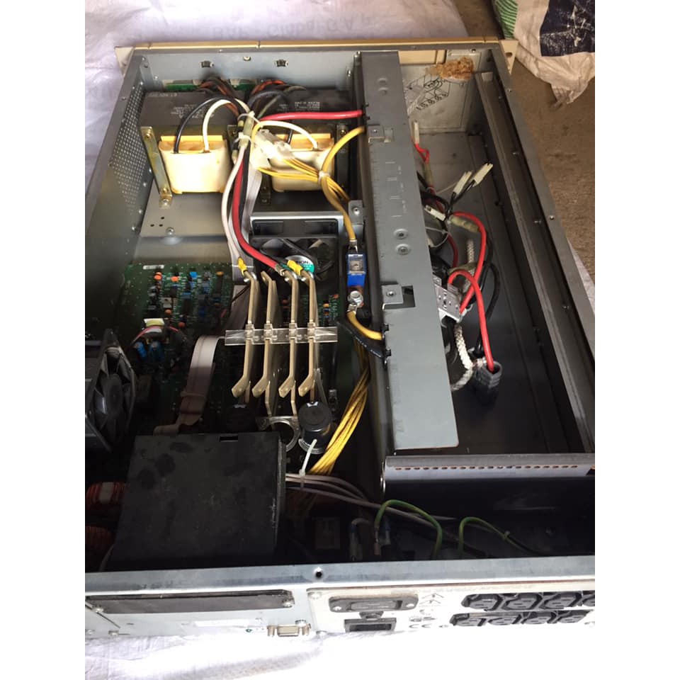 Bộ lưu điện UPS APC Smart 2200 1600W Sin chuẩn  mô tơ cửa cuốn