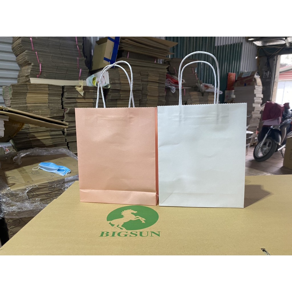 100 Túi giấy Nhật 17x21x6cm quai giấy xoắn cao 21cm ngang 17cm hông 6cm  dáng đứng SET 100 CÁI | BigBuy360 - bigbuy360.vn