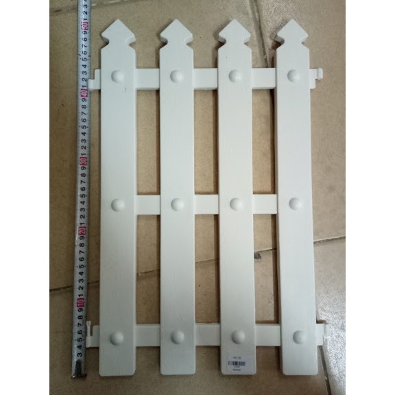 Hàng rào nhựa 50x30 cm trang trí giáng sinh, sân vườn
