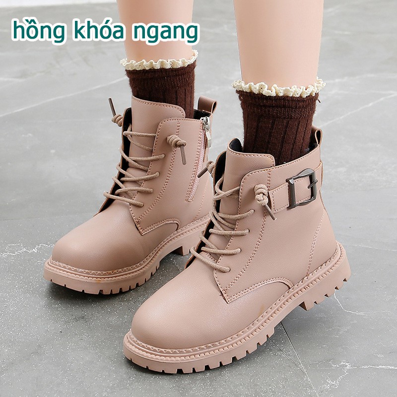 Boot da bé gái đế mềm đi êm chân, có khóa để các bé đeo dễ dàng, thiết kế Hàn Quốc mix đồ cực xinh