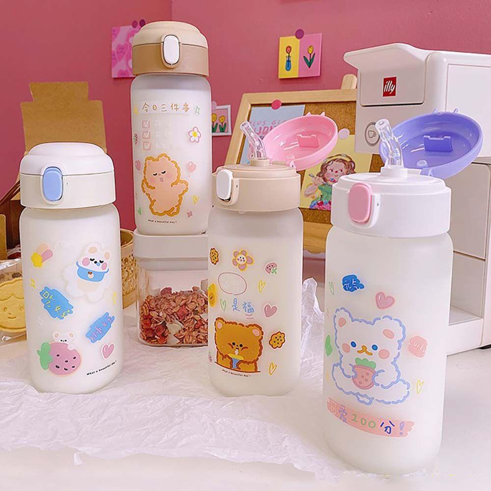 YIYU Bình Uống Nước Có Nắp Kèm Ống Hút Họa Tiết Gấu / Dâu Tây Dễ Thương