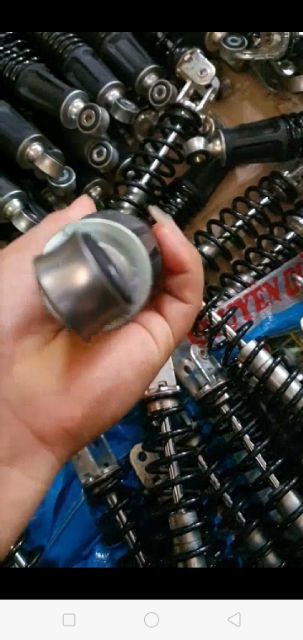 1 cặp Phuộc nvx hàng zin Yamaha thanh lý rả xe mới sao nó vậy  dùng được rất tốt cho xe dream và weve