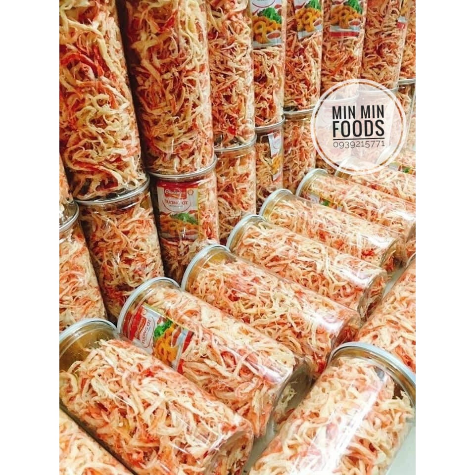 Khô mực hấp dừa xé sợi, khô mực hũ 300g siêu ngon tặng kèm tương ớt Min Min Foods - Ăn vặt thả ga | BigBuy360 - bigbuy360.vn